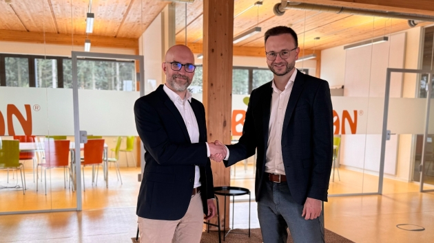 Thomas Zimmermann, Vertreter der neuen Inhaberfamilie, und Karsten Lindlein, CEO von Biovegan - Quelle: Biovegan GmbH